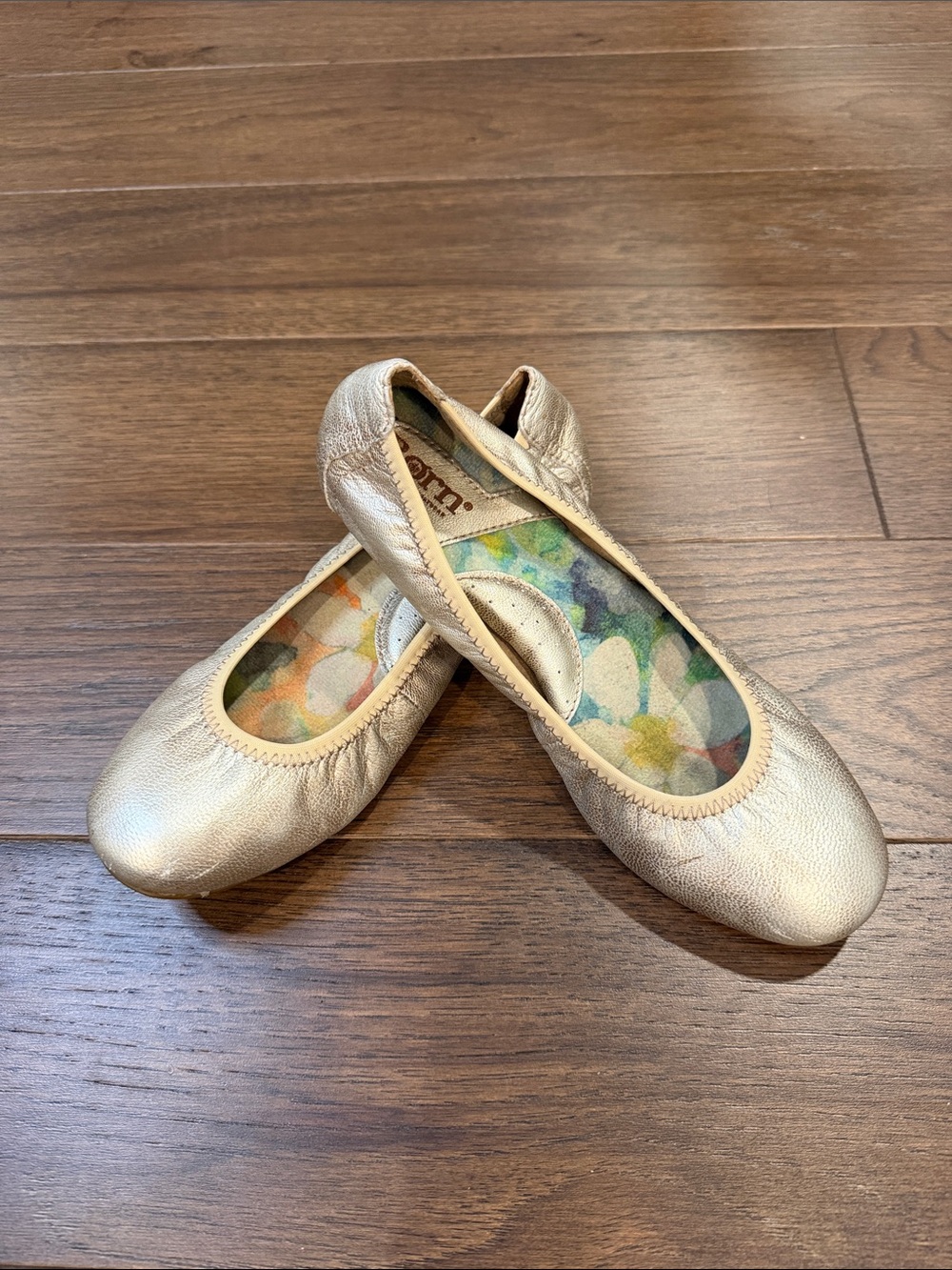 Born Julianne Metallic Ballet Flats Size 6 - C31-081